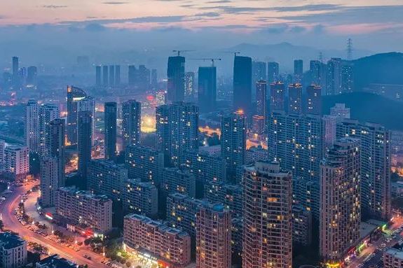 一年只賣(mài)三次地，中小房企危矣？未必！